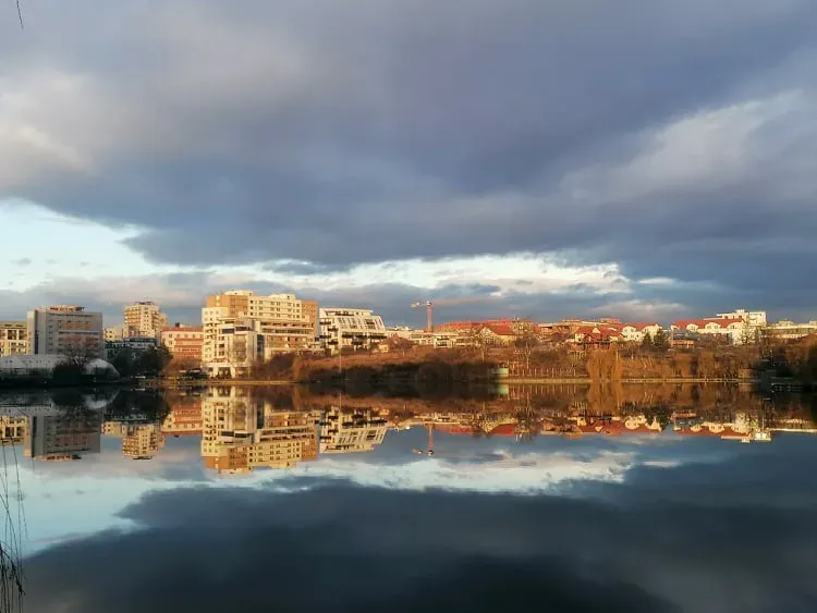 Cluj-Napoca, București și Brașov conduc topul scumpirilor pe piața imobiliară din România