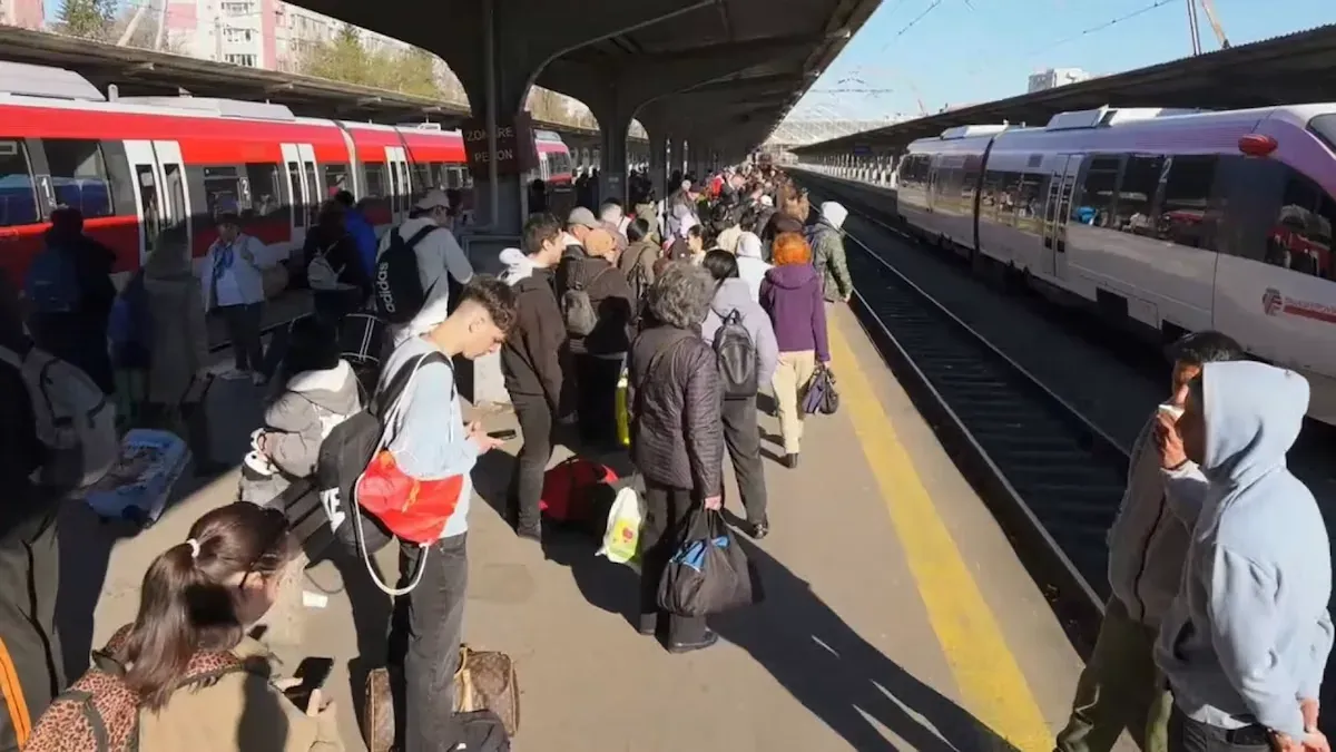 Patru ore pe calea ferată între București și Giurgiu: întârzieri, viteze reduse și vagoane neîngrijite pe ruta ocolitoare
