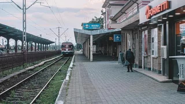 Trenul internațional București – Viena a acumulat o întârziere de peste șase ore între Brașov și Sighișoara