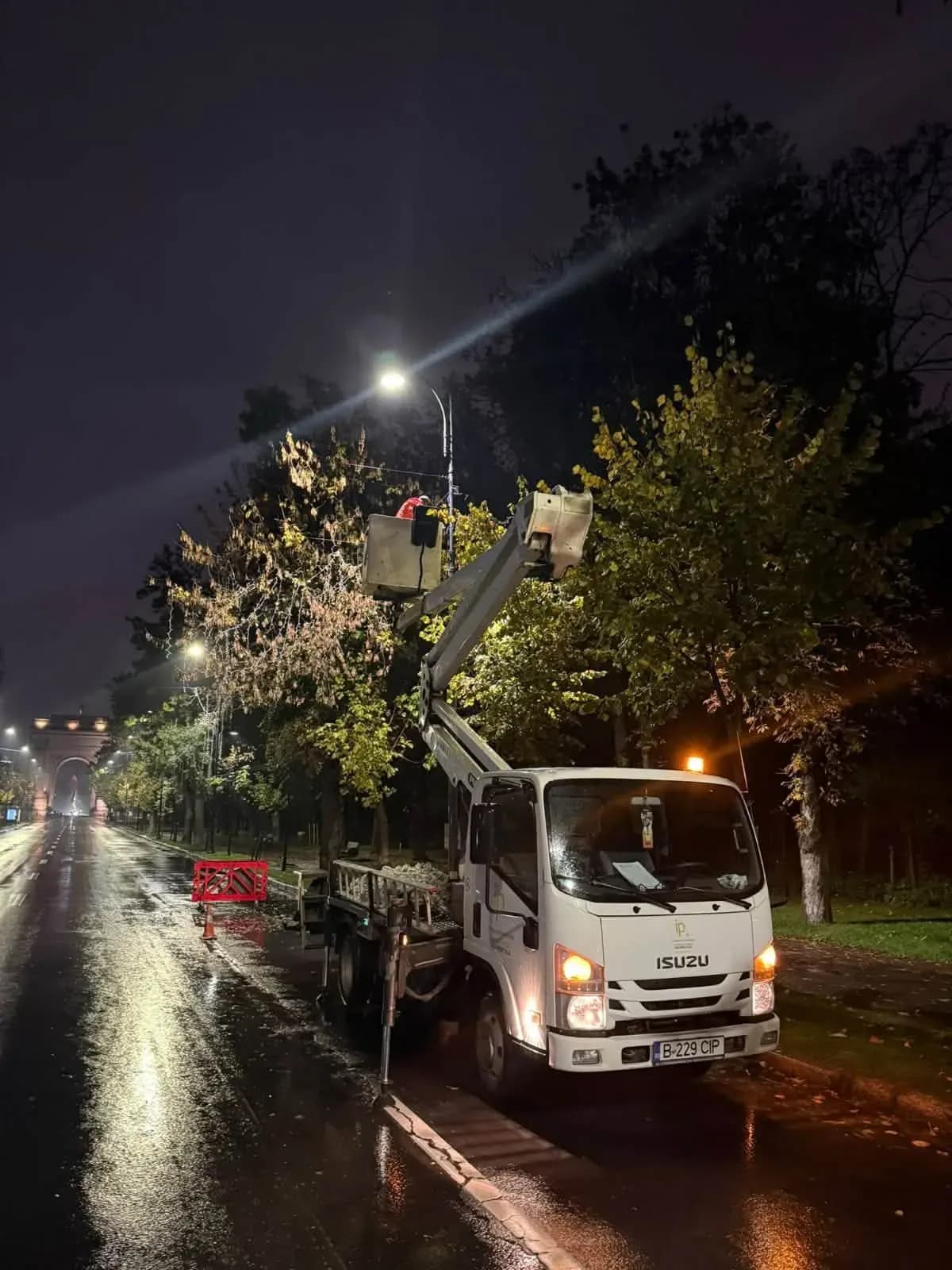 Aproximativ șase milioane de luminițe vor împodobi Bucureștiul: când se aprinde iluminatul festiv de Crăciun