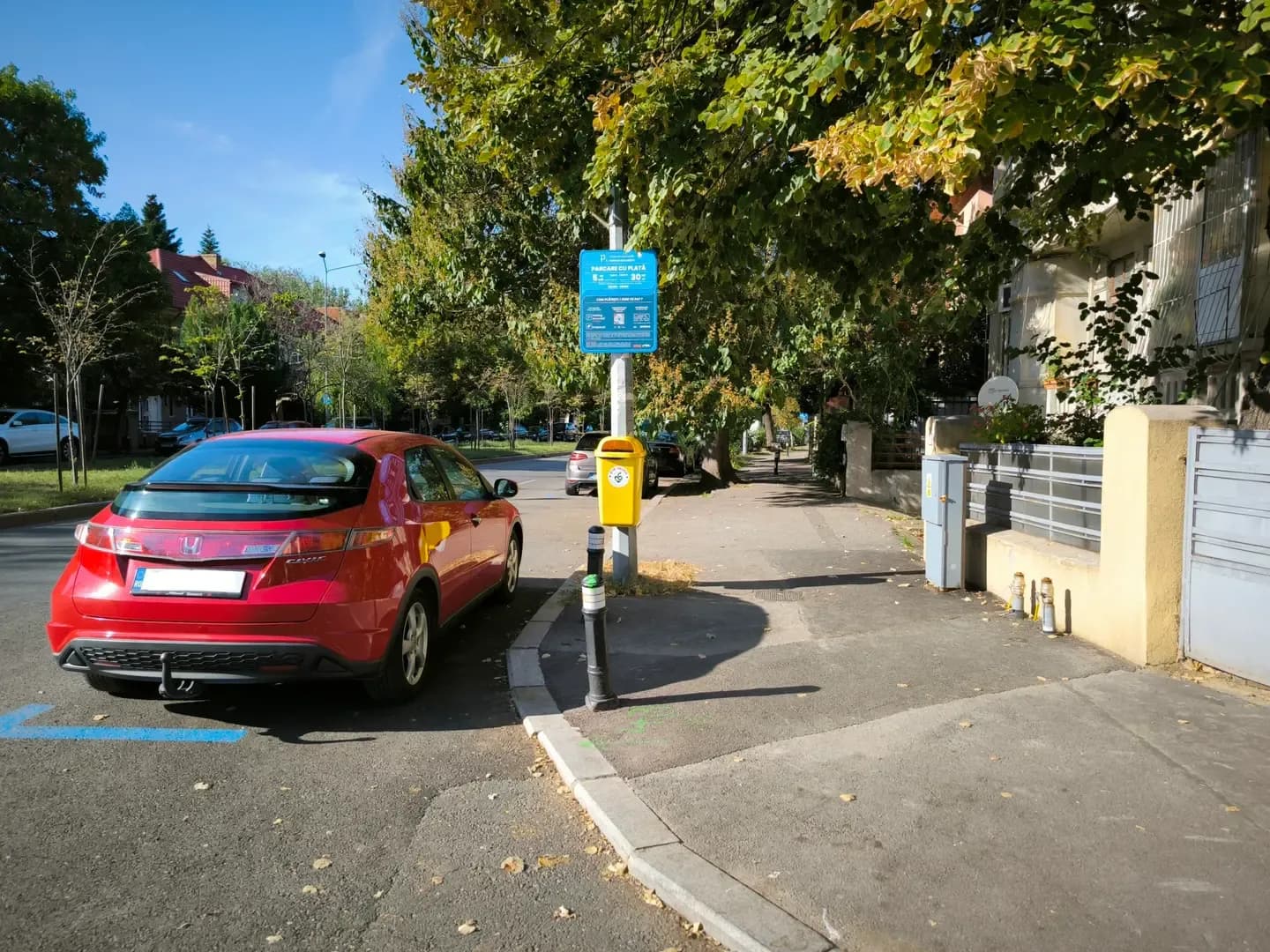 Numărul locurilor de parcare cu plată din Capitală a depășit 52.000