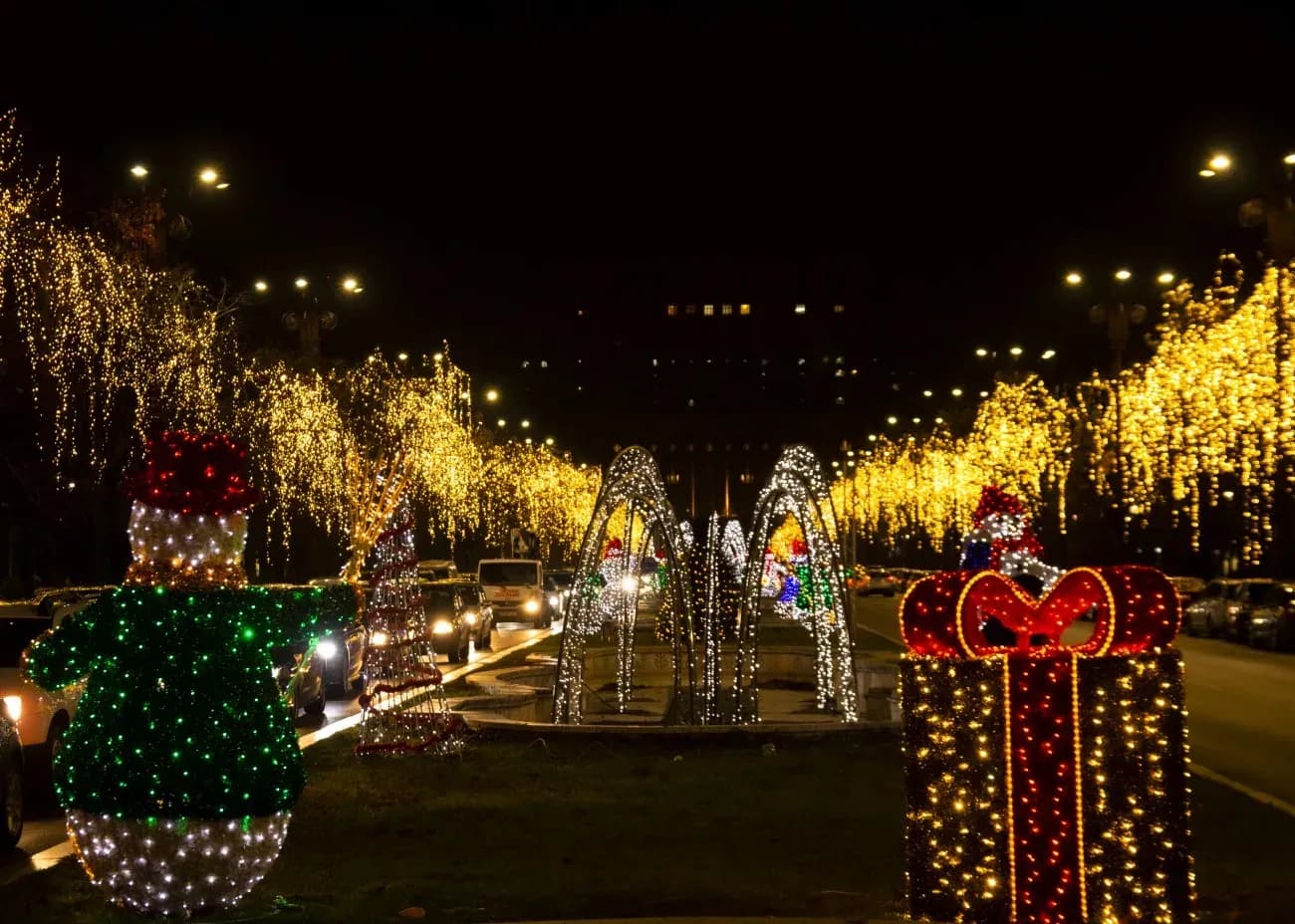 Șase milioane de luminițe pentru sărbătorile de iarnă în Capitală: iluminatul festiv va fi pornit pe 27 noiembrie