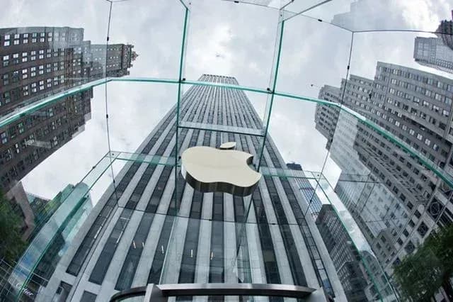 Apple a prezentat primul iPad mini cu ecran OLED: specificații, dimensiuni reduse și prețuri