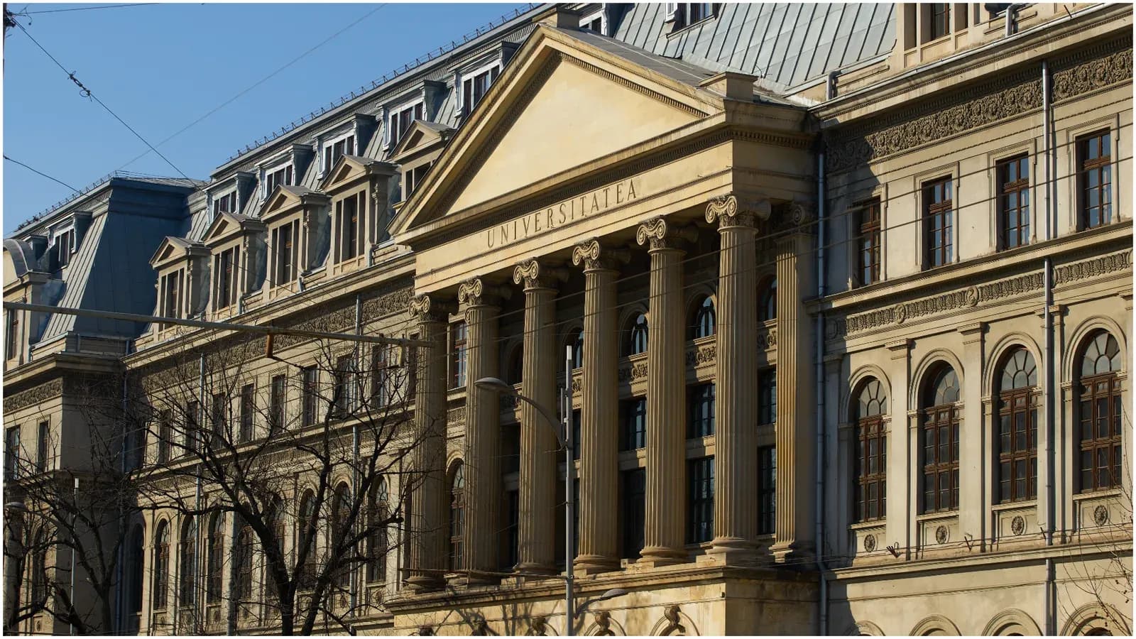 Peste 36.000 de studenți vor primi burse sociale de 925 de lei pe lună